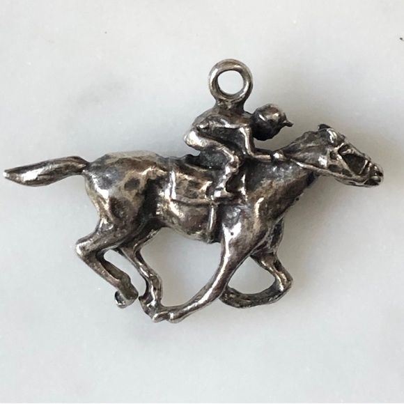 Vintage Sterling Silver Horse Racing Charm - Picture 1 of 6